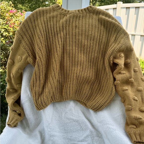 Sweaters - Sweater